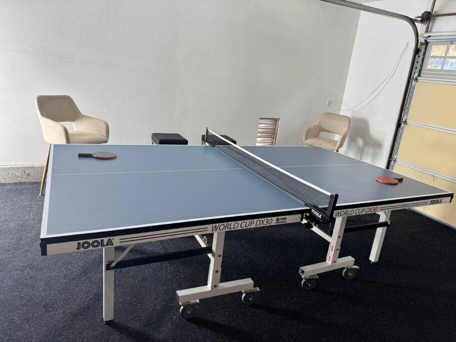 Holiday home Spacious Beautifully Furnished 5 Bedrooms 3 Full Bath House With Ping Pong And Pool Table And 85 In Tv In Game San Diego