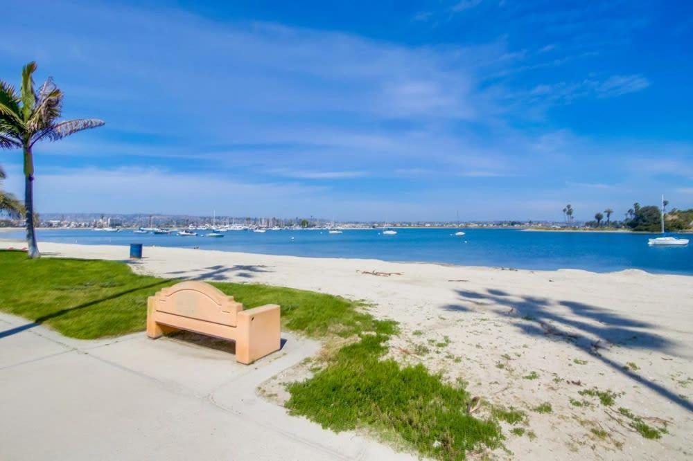 Steps 2 Ocean & Bay Luxury Belmont Park Dining Holiday home