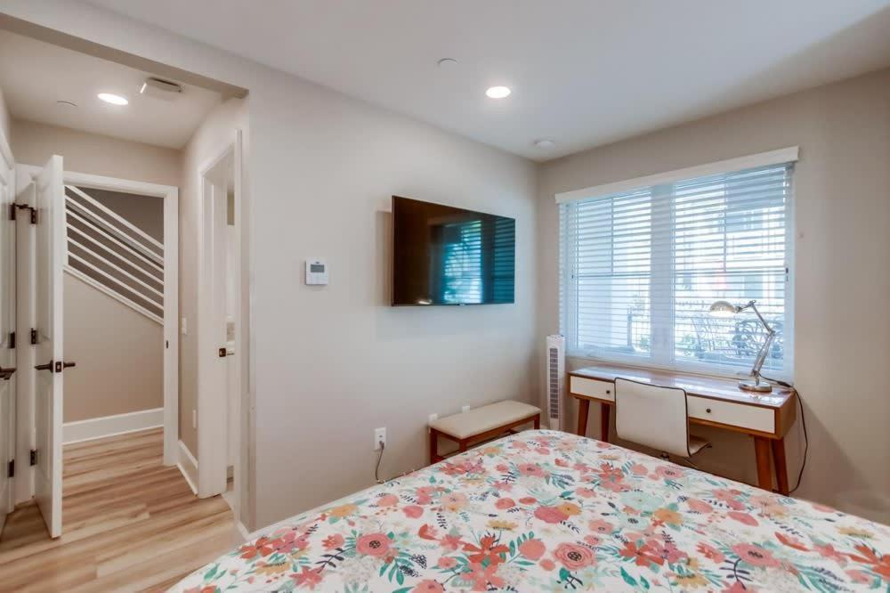 Steps 2 Ocean & Bay Luxury Belmont Park Dining * San Diego