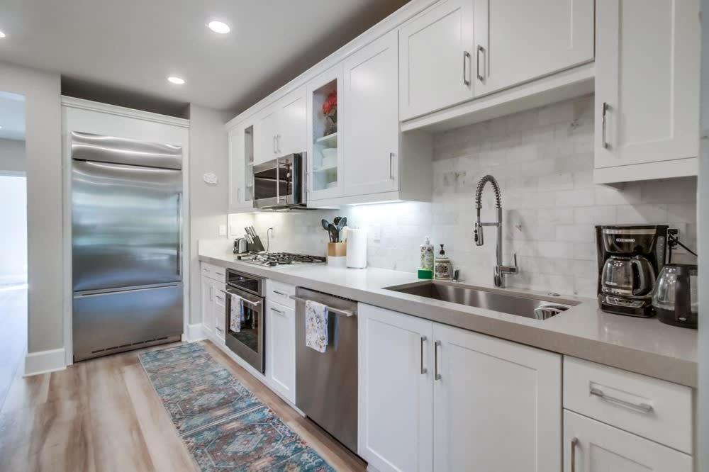 Steps 2 Ocean & Bay Luxury Belmont Park Dining Holiday home