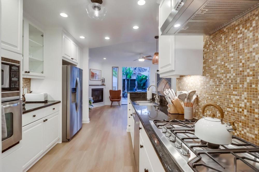 Holiday home New! Seaside Chic - Spa; Game Room; Rooftop; Fully Remodeled *