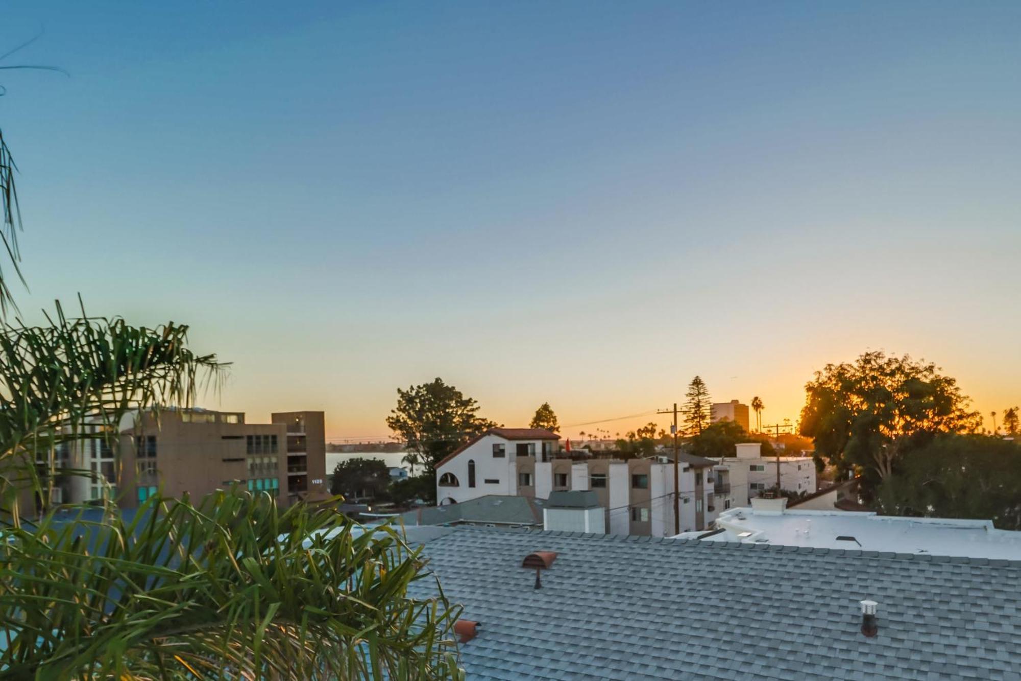 New! Seaside Chic - Spa; Game Room; Rooftop; Fully Remodeled * San Diego