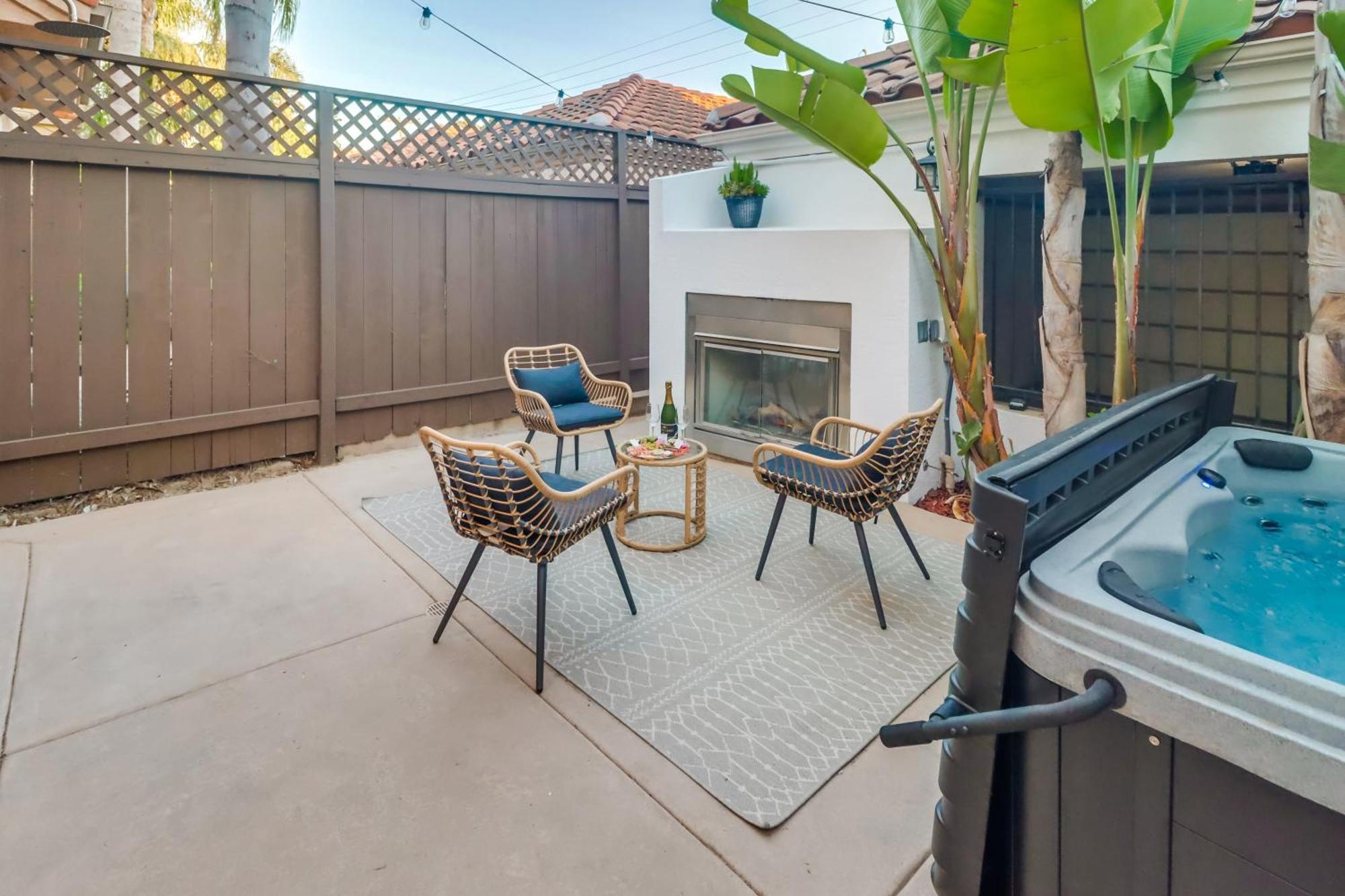 Holiday home New! Seaside Chic - Spa; Game Room; Rooftop; Fully Remodeled