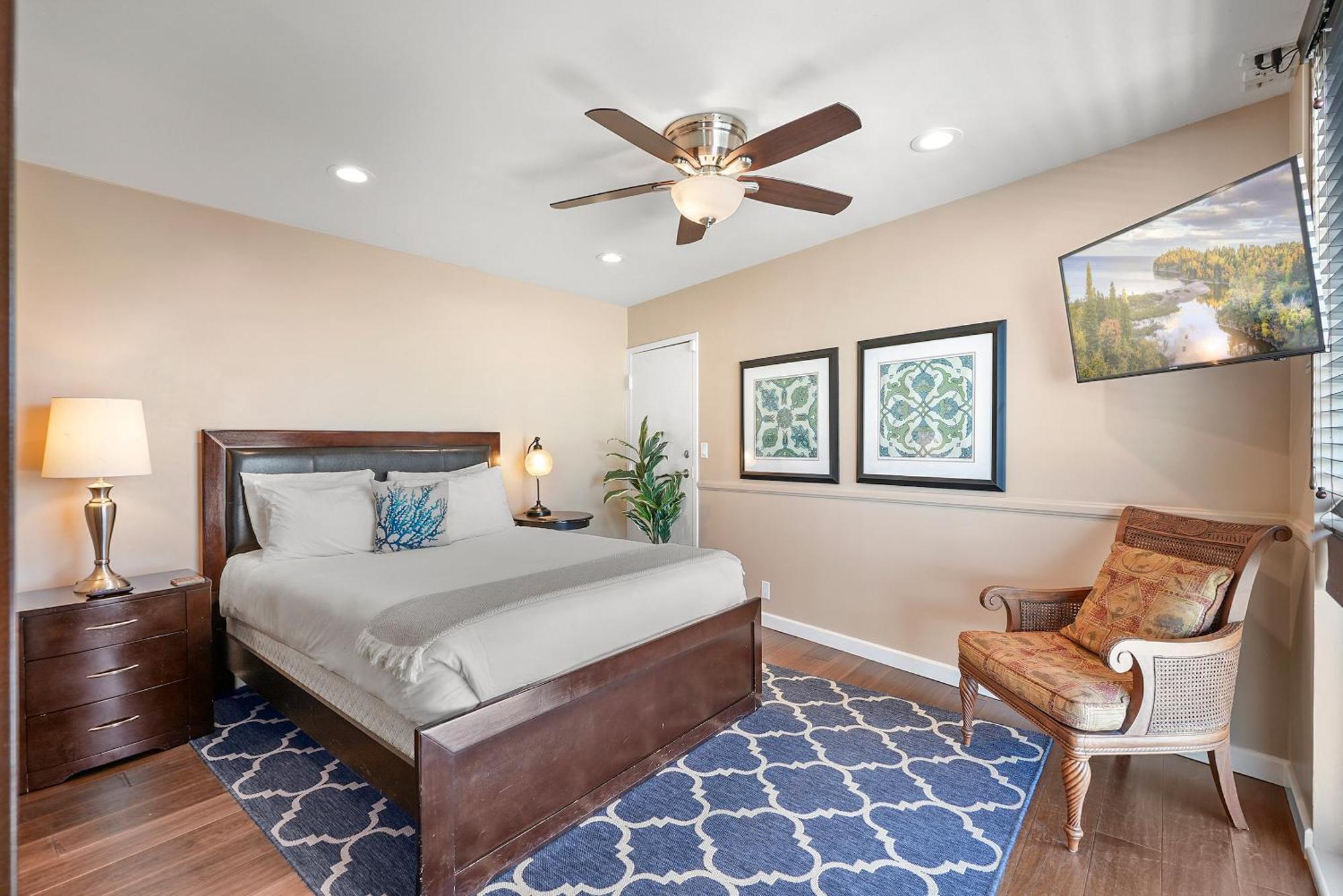 Stunning Bayfront With Gorgeous Views, Garage, Massive Roof Deck & Ac - Dogs Welcome!