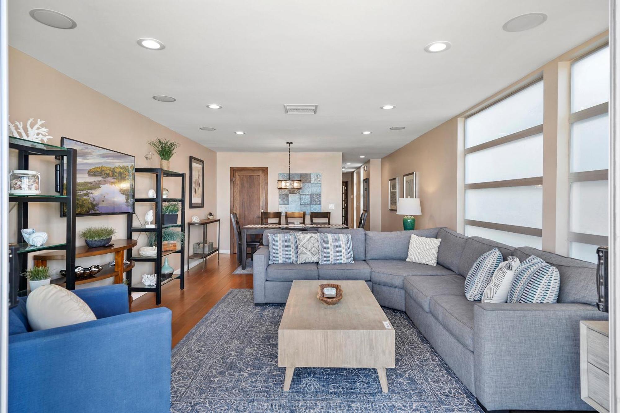 Stunning Bayfront With Gorgeous Views, Garage, Massive Roof Deck & Ac - Dogs Welcome! Holiday home *