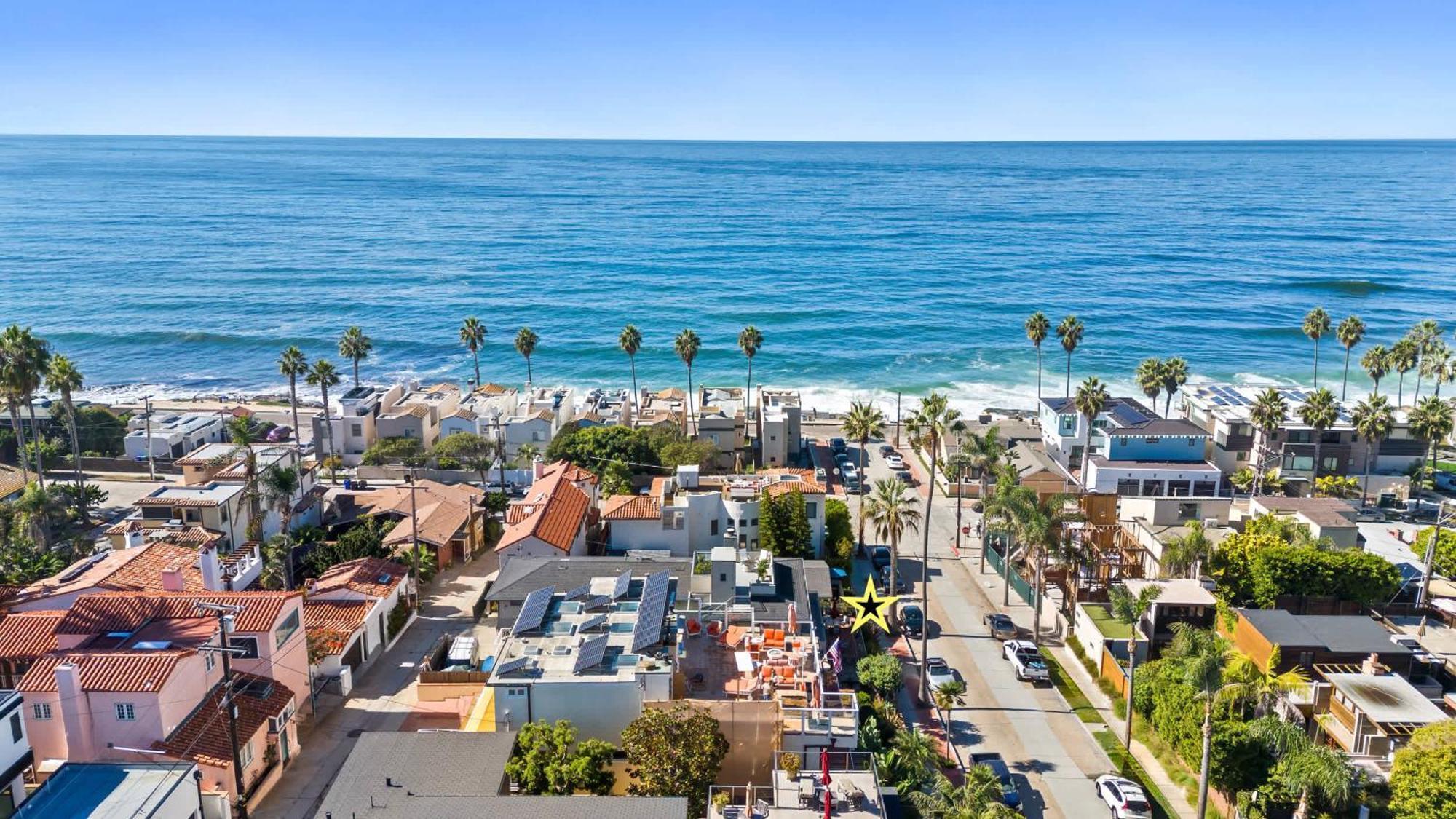 Oceanview Townhome Just Steps From Iconic Windansea