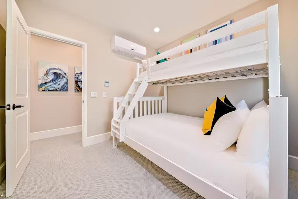 Bayside Delight Just Steps To Water Holiday home *