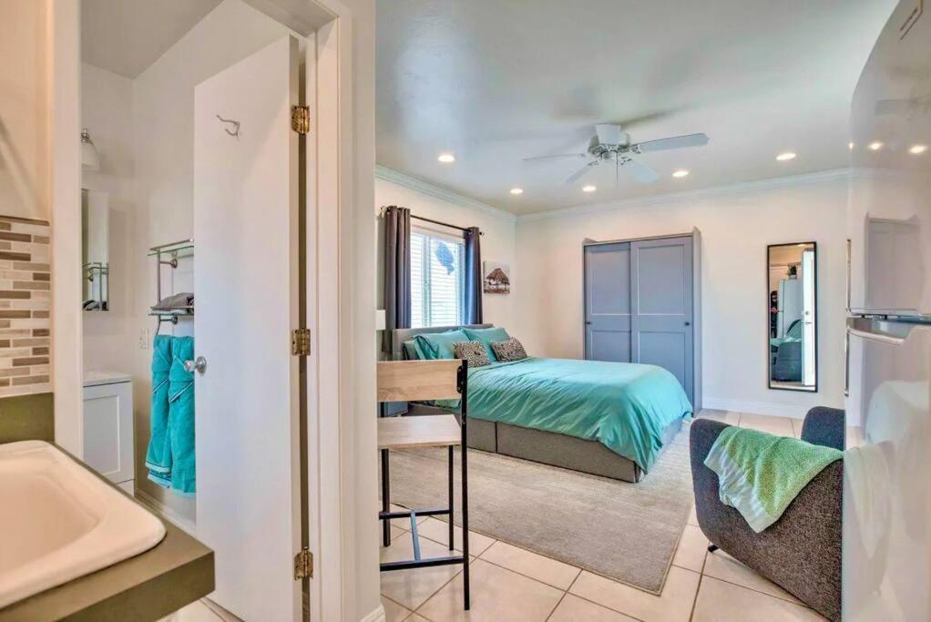 Pacific Modern King With Parking Holiday home *