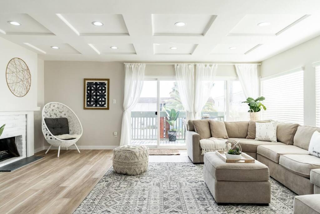 1 Block To Stylish 3br Contemporary