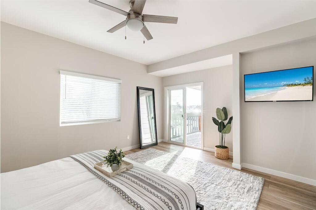 1 Block To Stylish 3br Contemporary * San Diego