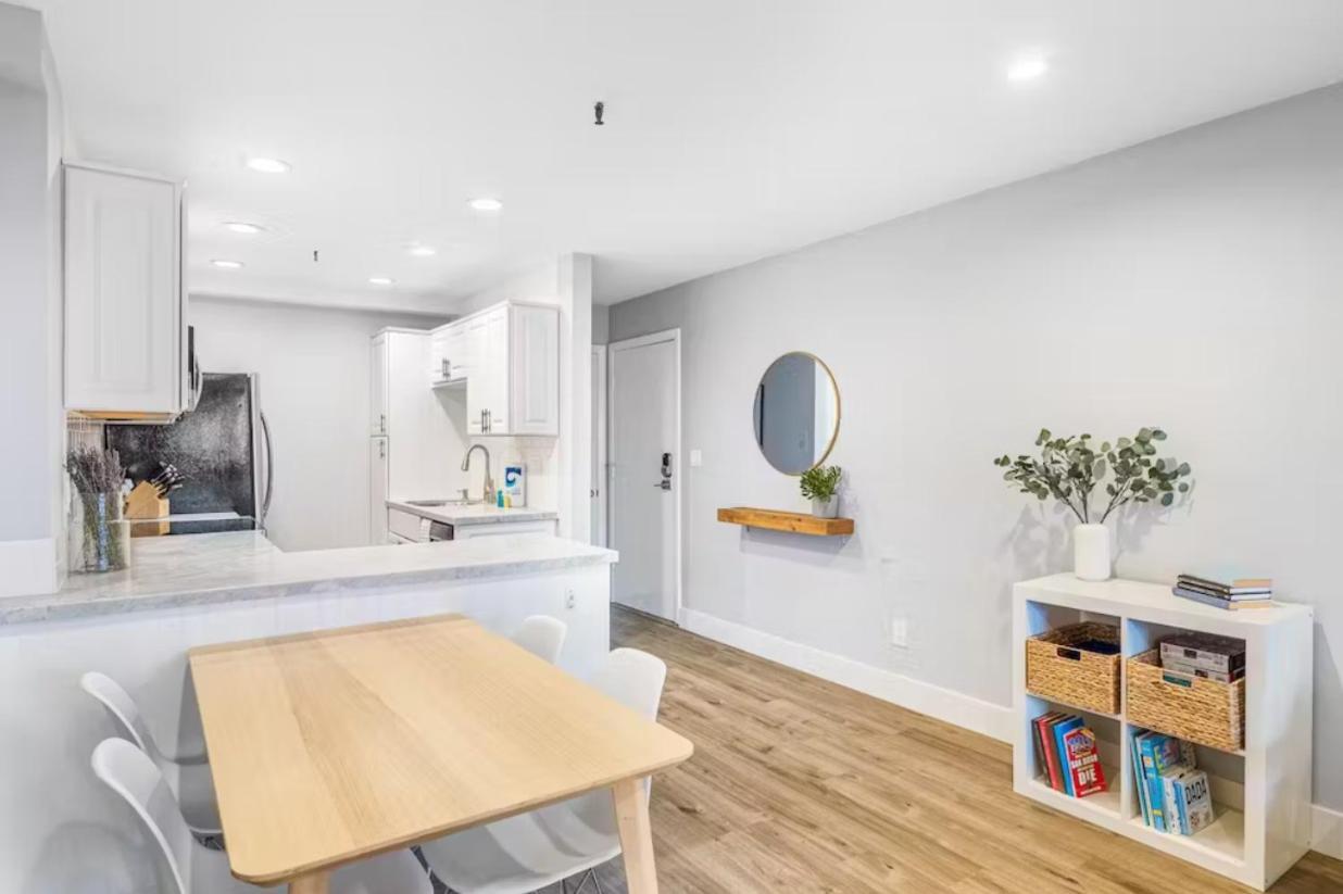 2 Bed 2 Bath Penthouse With Ac And Ocean Views Apartment San Diego