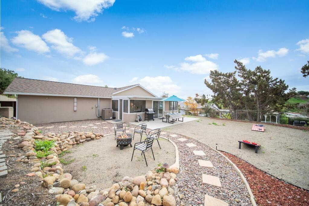 4 Bedroom With Game Room! Family Friendly! Centrally Located!