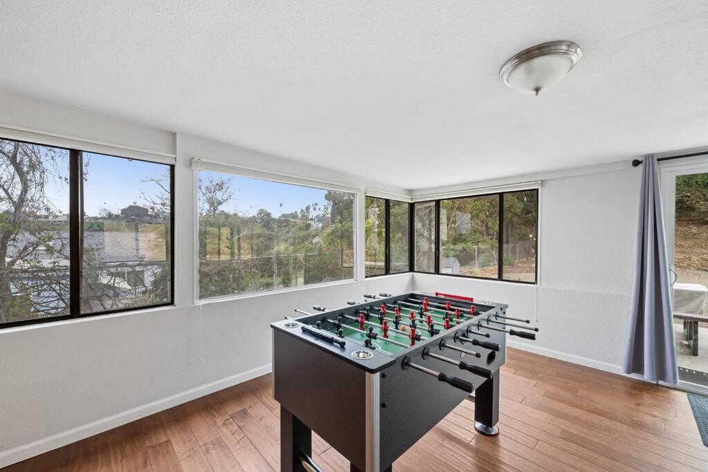 4 Bedroom With Game Room! Family Friendly! Centrally Located!