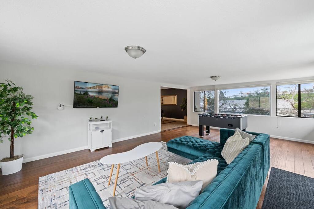 4 Bedroom With Game Room! Family Friendly! Centrally Located! Guest house San Diego