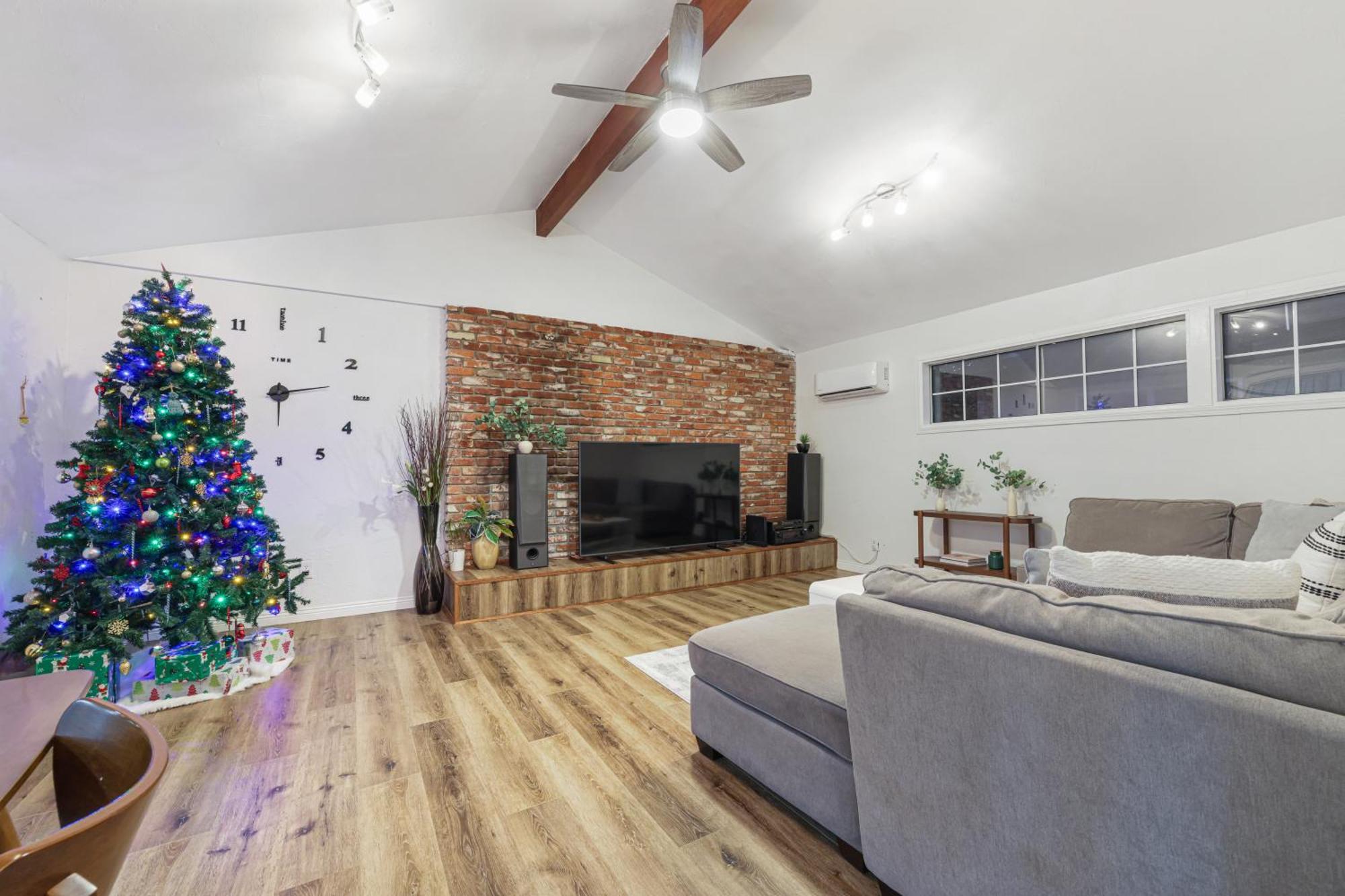 Spacious Family Retreat In The Heart Of *