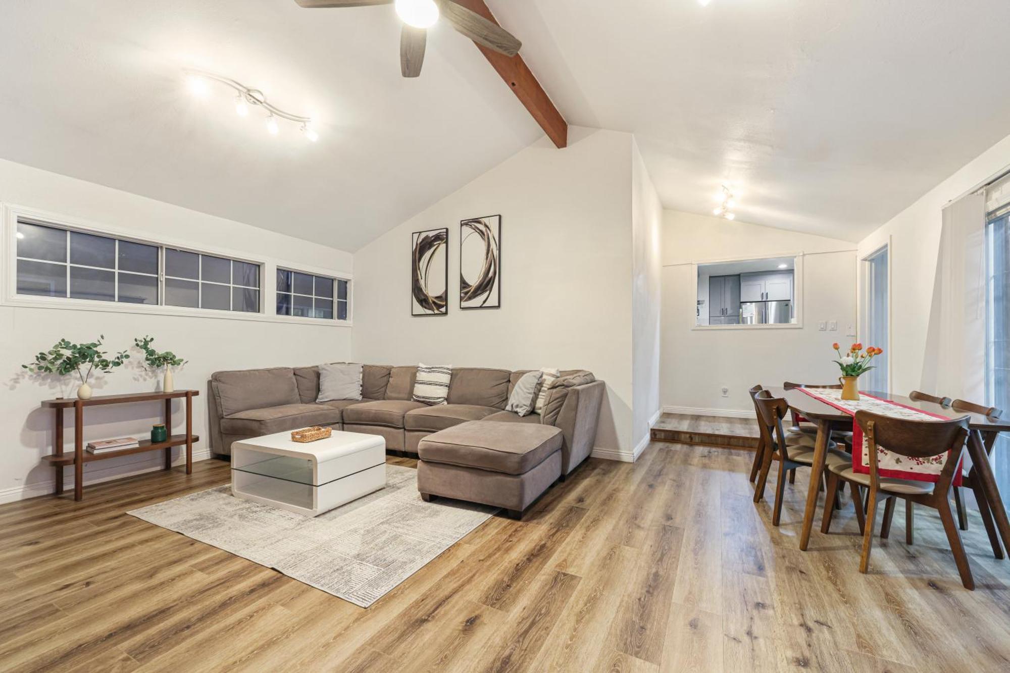 Spacious Family Retreat In The Heart Of *