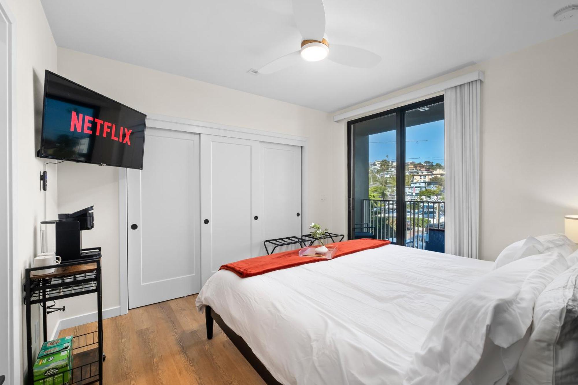 Modern 2 Bedroom King Bed Evcharger Pet-friendly Balcony Apartamento