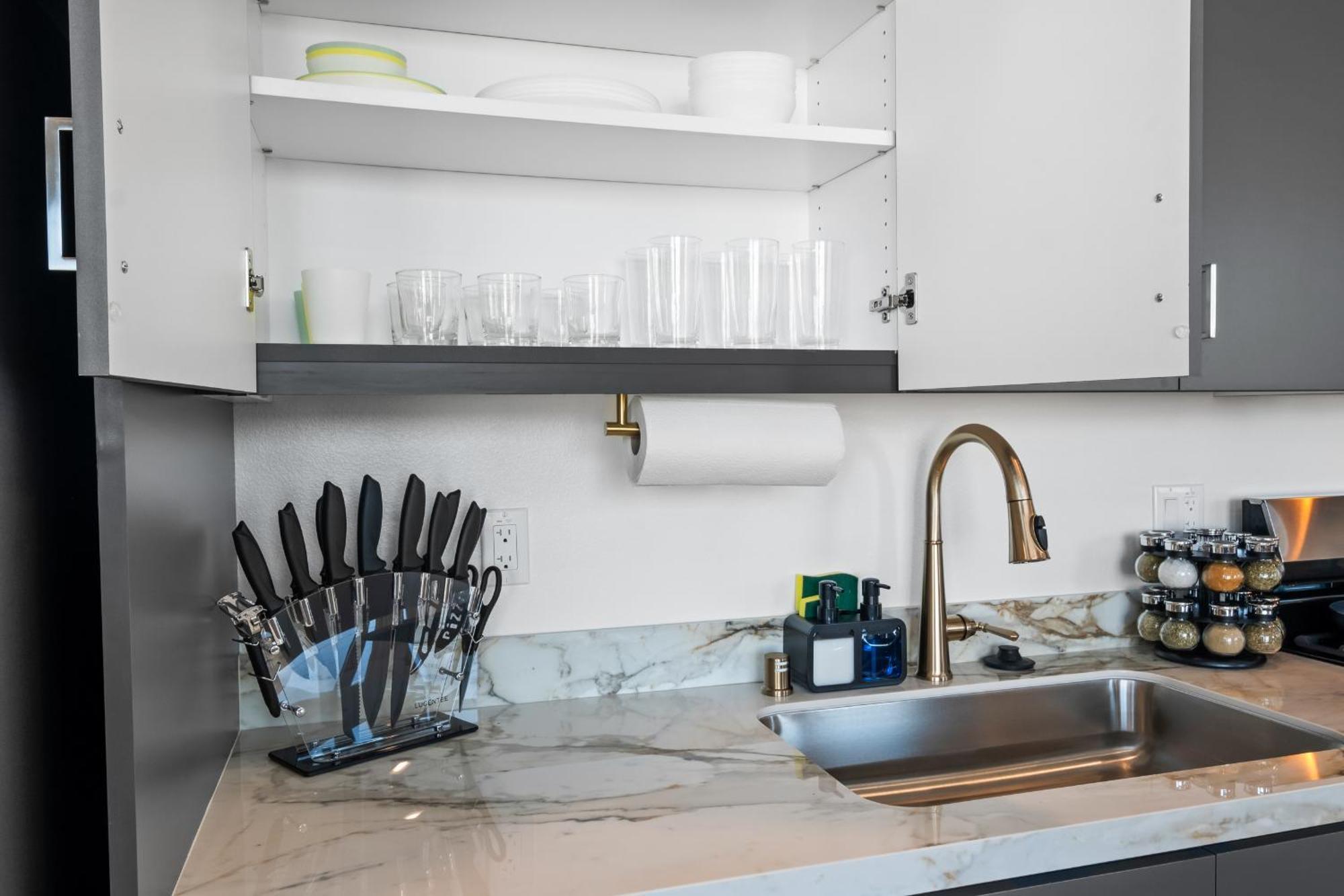 Apartamento Modern 2 Bedroom King Bed Evcharger Pet-friendly Balcony