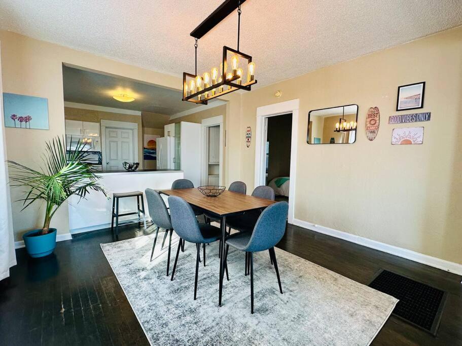 3-bedroom, Prime Location, Private Backyard! Holiday home San Diego