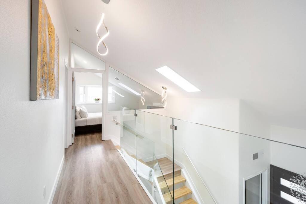 Holiday home Luxury Getaway - Only 15 Min To Downtown
