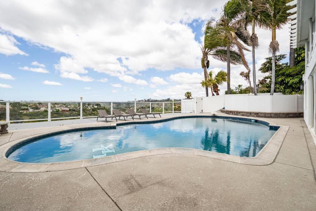 Holiday home Luxury Getaway - Only 15 Min To Downtown