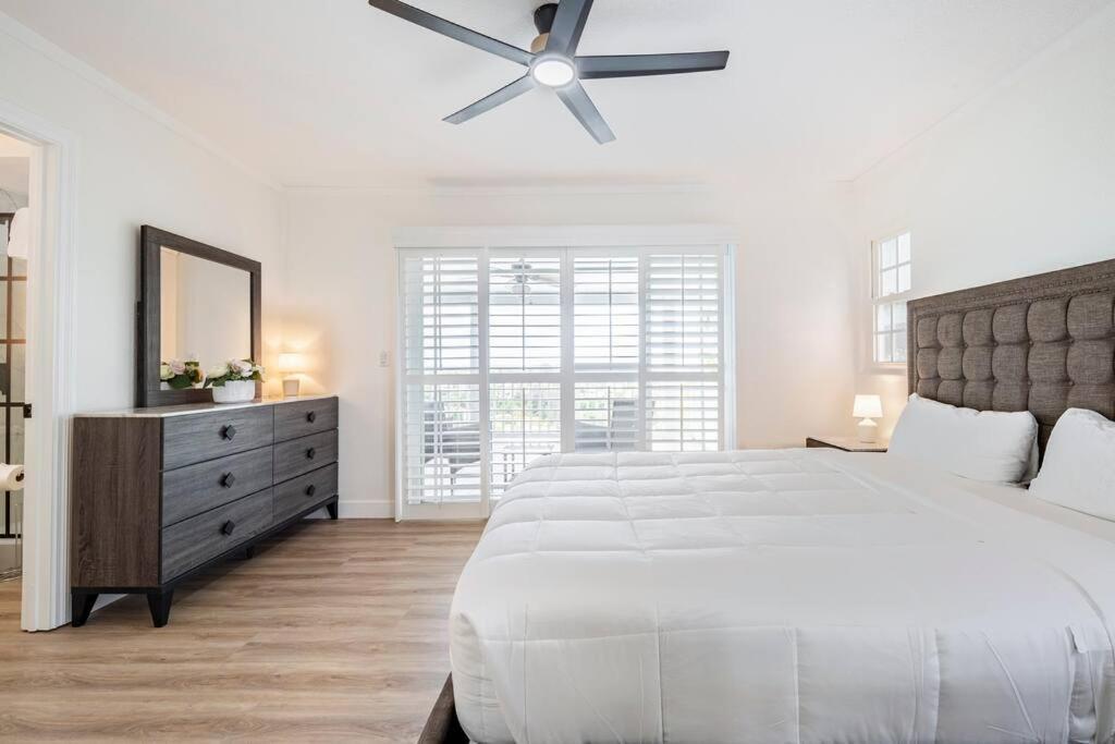 Holiday home Luxury Getaway - Only 15 Min To Downtown