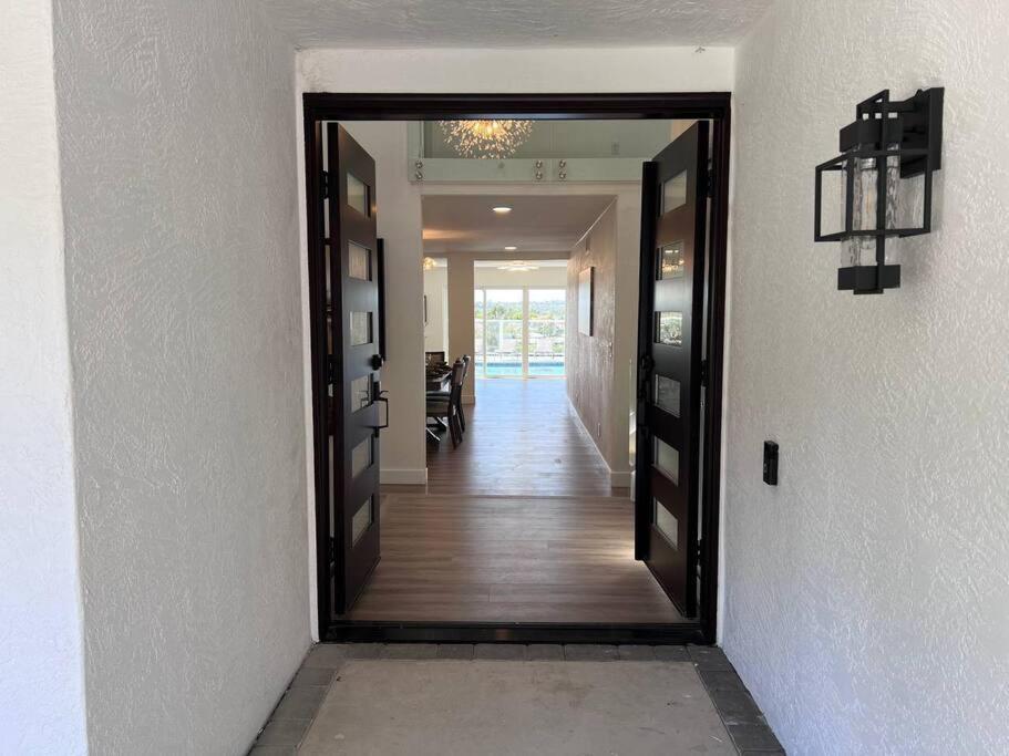 Holiday home Luxury Getaway - Only 15 Min To Downtown *