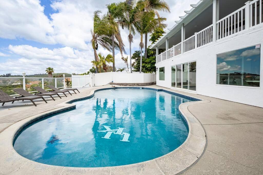 Holiday home Luxury Getaway - Only 15 Min To Downtown