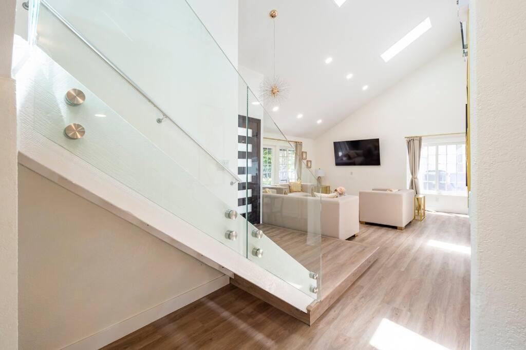 Luxury Getaway - Only 15 Min To Downtown Holiday home *