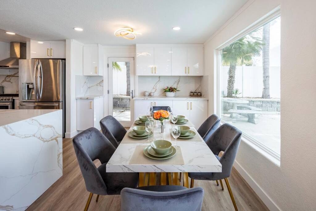 Holiday home Luxury Getaway - Only 15 Min To Downtown San Diego