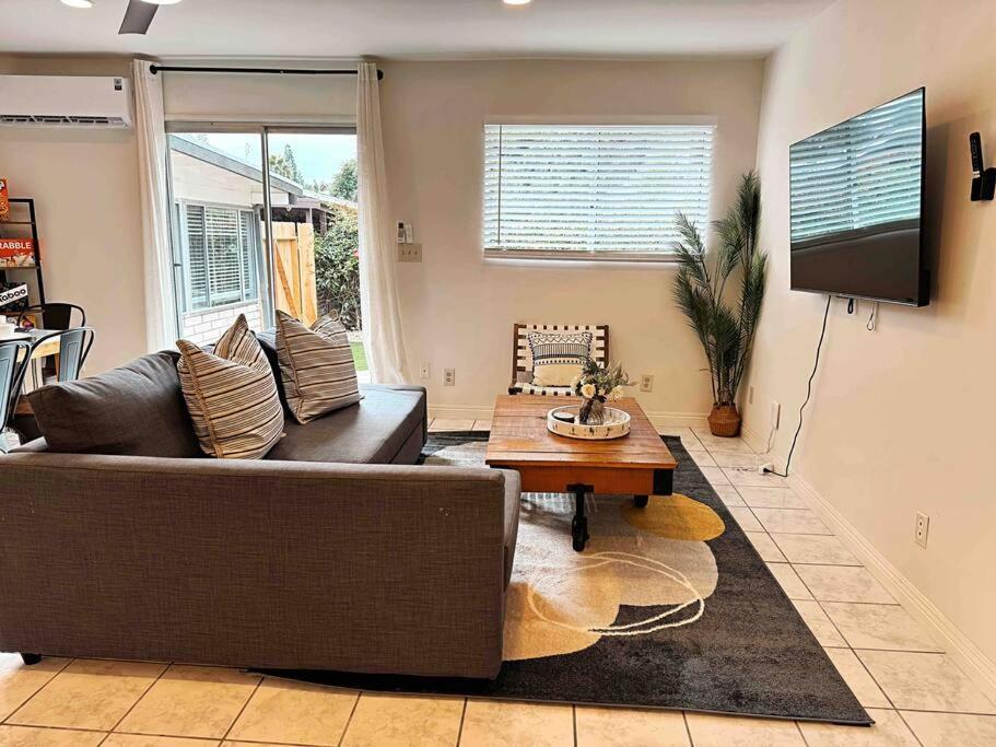 Sunny Retreat Huge Single Level With Large Yard San Diego