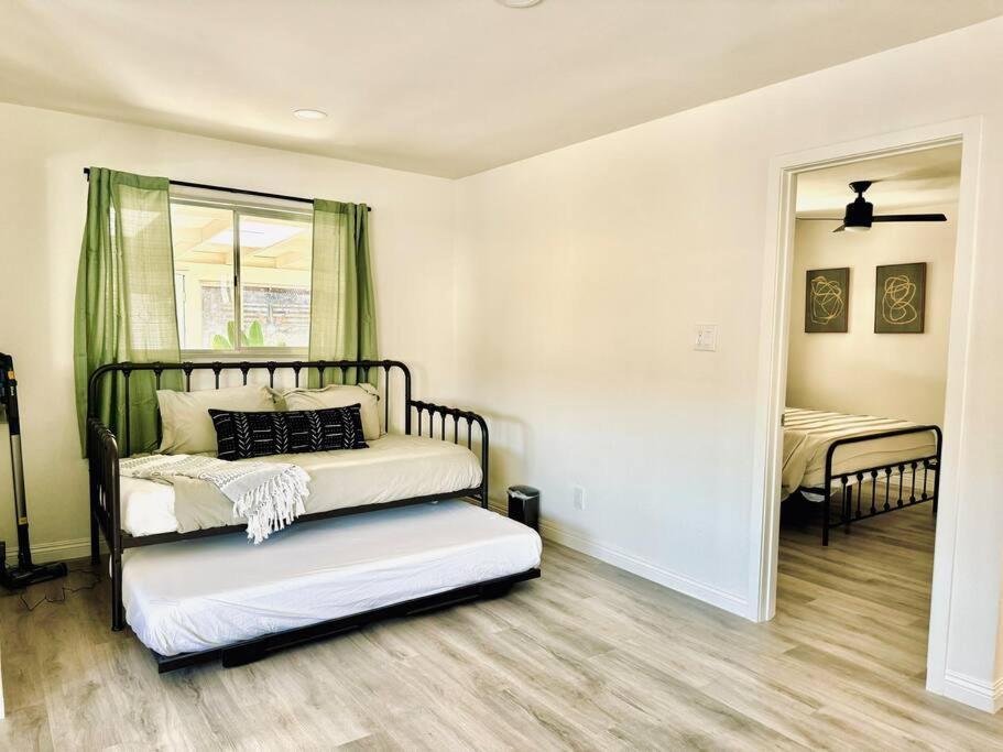 Sunny Retreat Huge Single Level With Large Yard