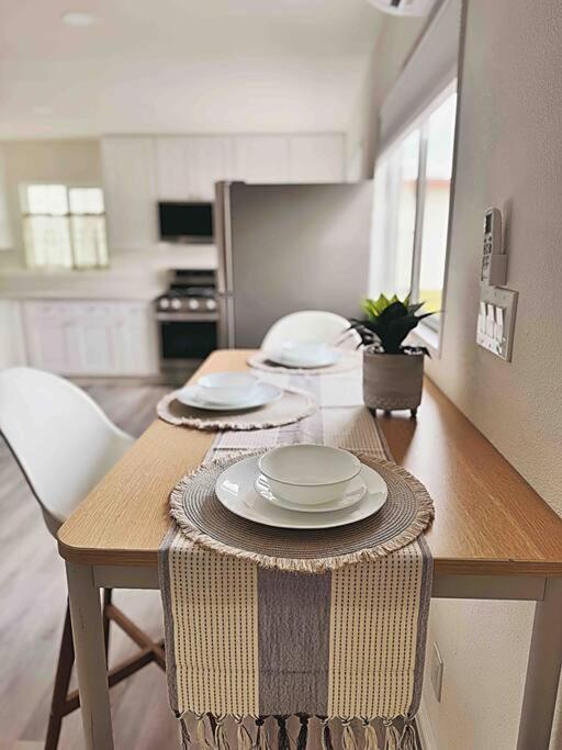 Holiday home Sunny Retreat Huge Single Level With Large Yard *