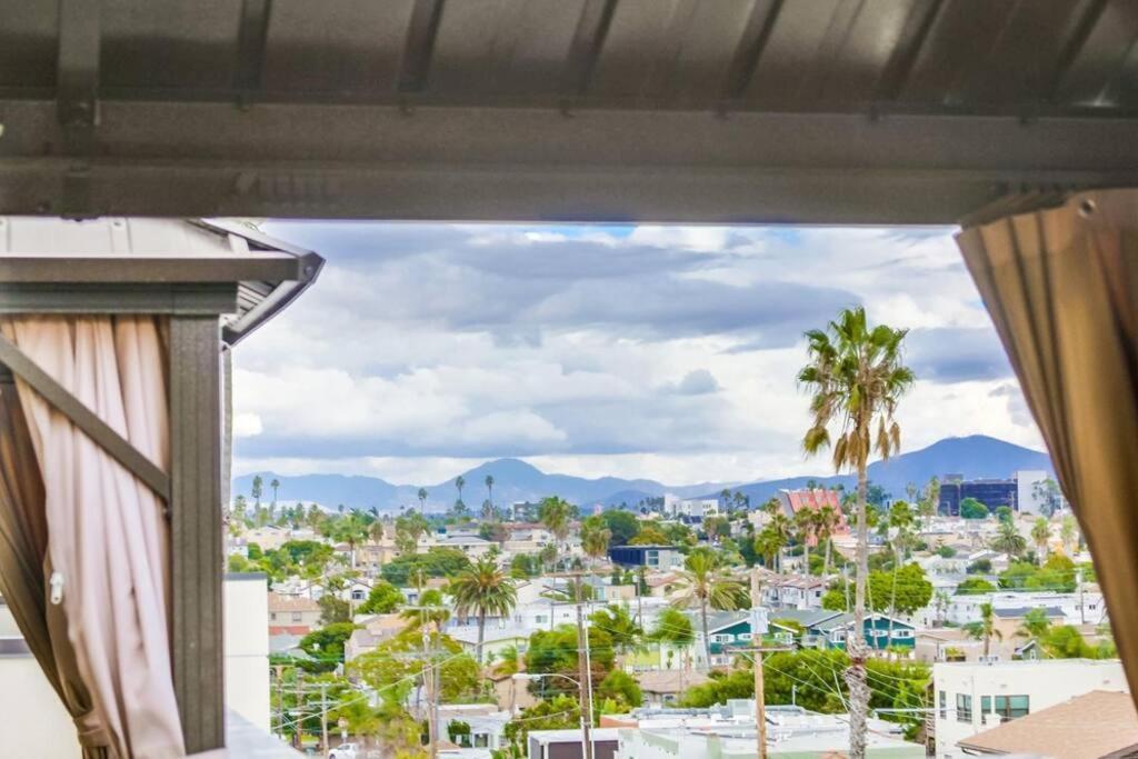 Hot Tub, New 2 Bedroom Park Blvd Apartment