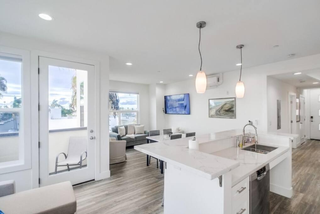 Apartment Hot Tub, New 2 Bedroom Park Blvd