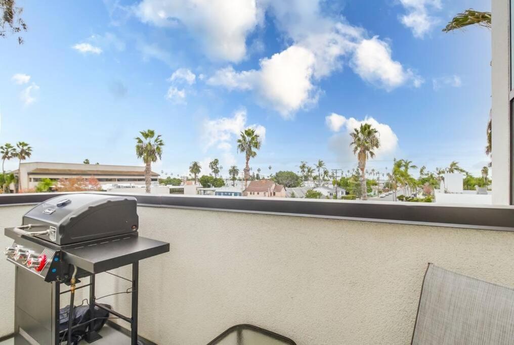 Apartment Hot Tub, New 2 Bedroom Park Blvd San Diego