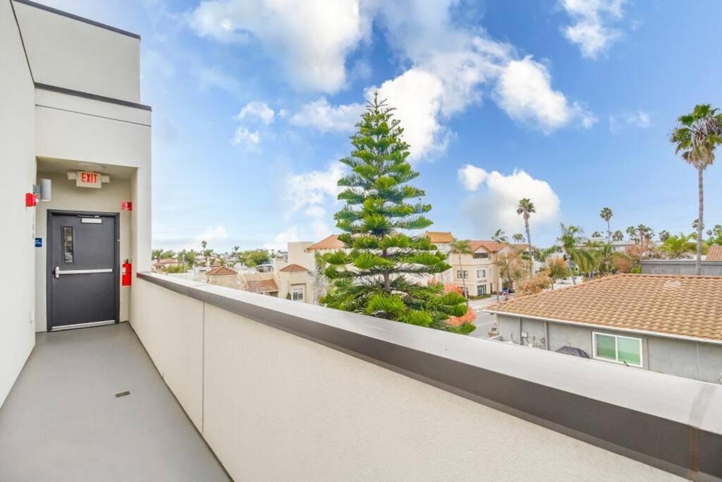 Apartment Hot Tub, New 2 Bedroom Park Blvd San Diego