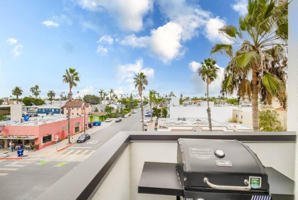 Hot Tub, New 2 Bedroom Park Blvd * San Diego