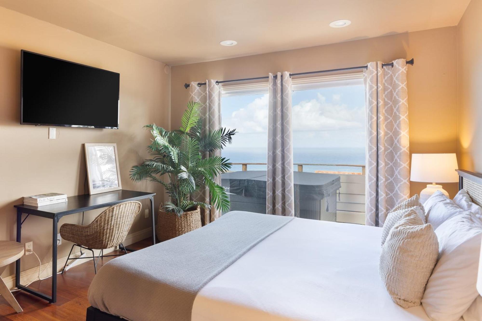 Parasol By Avantstay Hilltop Ocean View Escape W Large Patio Pool Table Holiday home San Diego