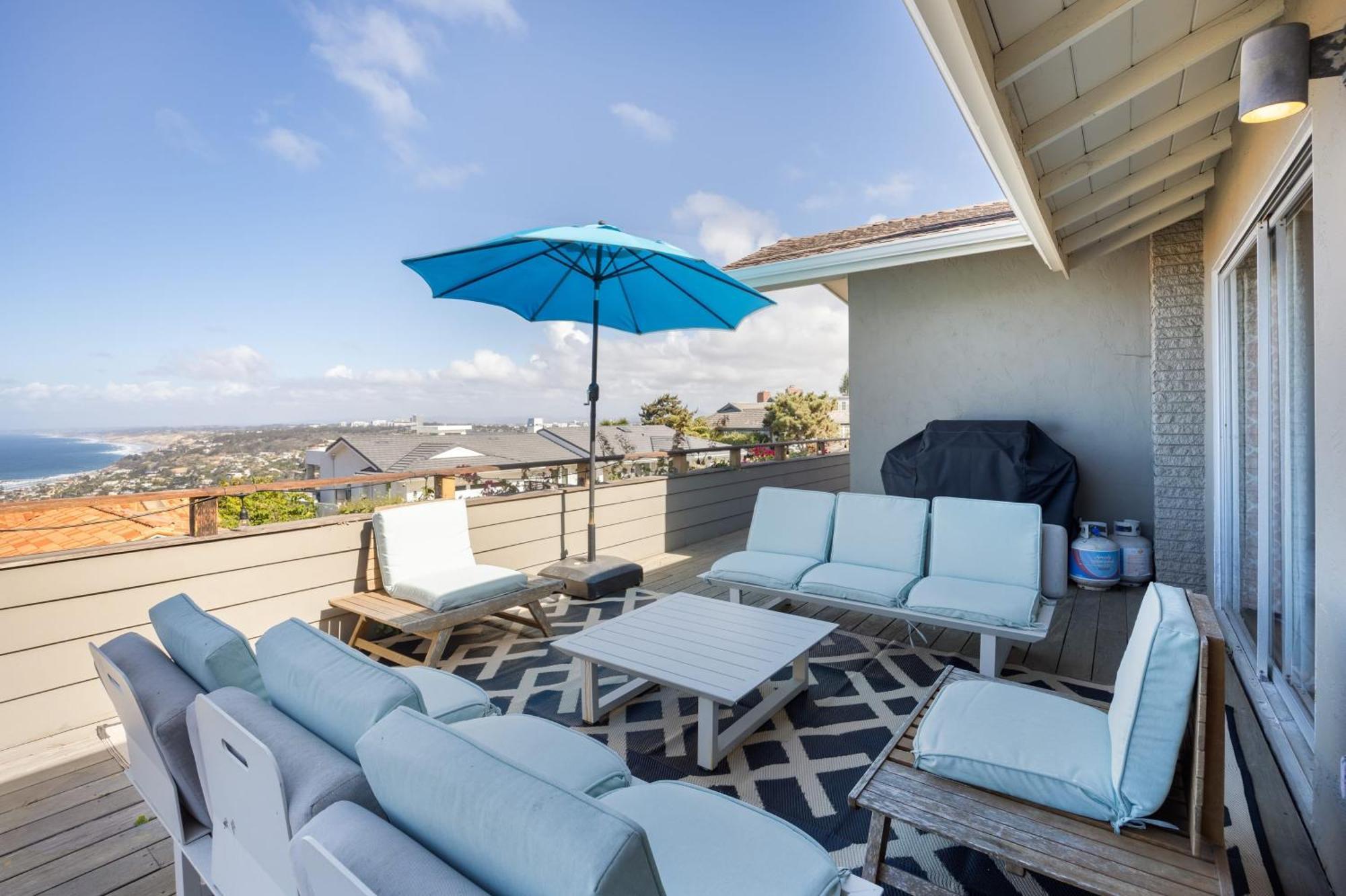 Parasol By Avantstay Hilltop Ocean View Escape W Large Patio Pool Table Holiday home *