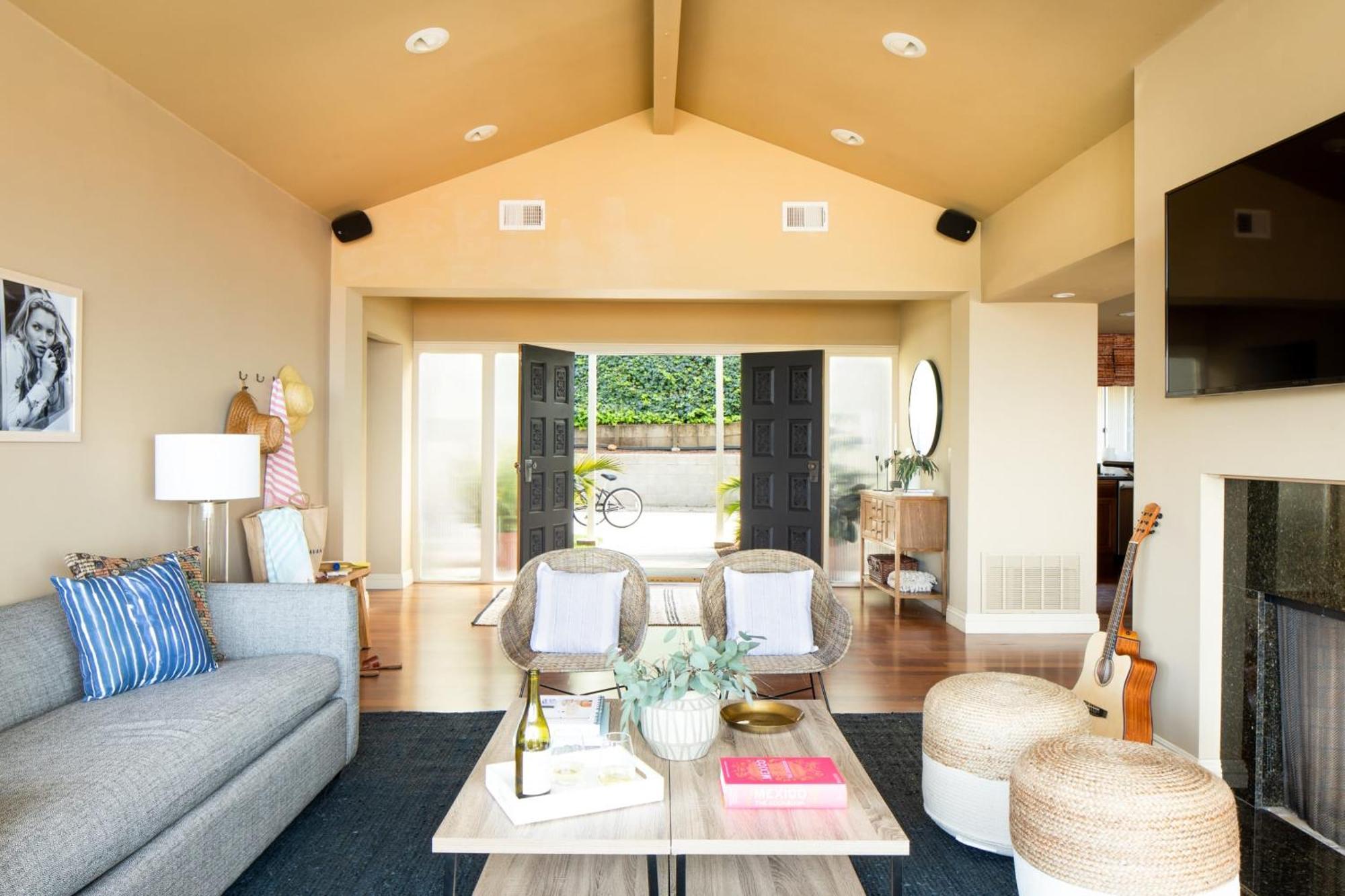 Parasol By Avantstay Hilltop Ocean View Escape W Large Patio Pool Table Holiday home San Diego