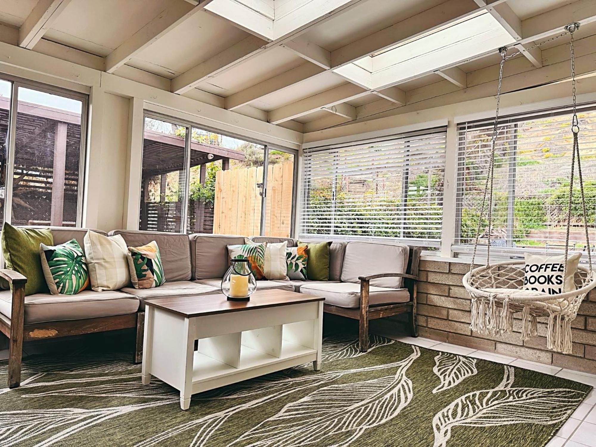 Holiday home Comfortable 2bed In Duplex With Private Sunroom