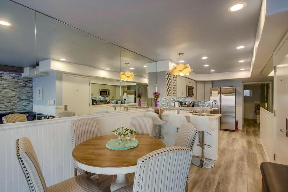 Beachside 4 *