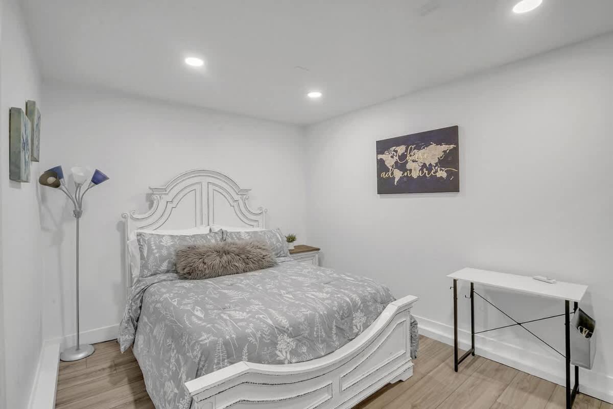 3bed 3bath Blocks To The And Bay In Pb Apartment
