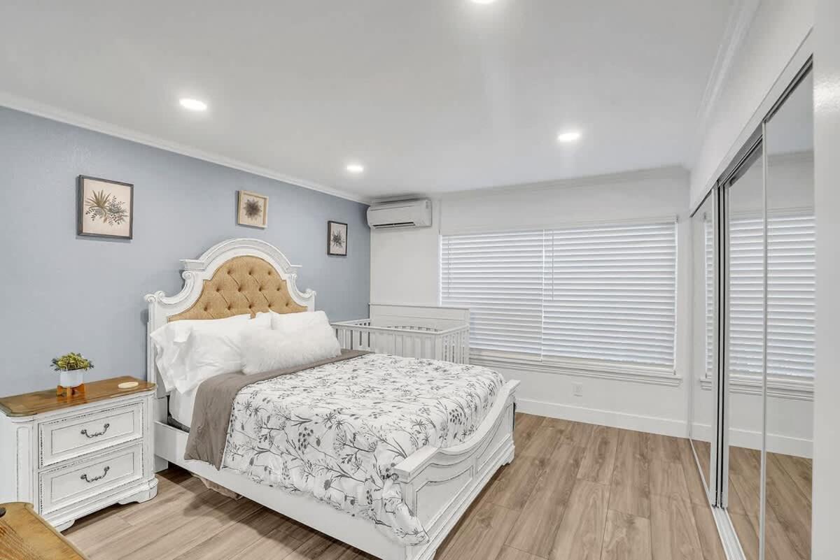 Apartment 3bed 3bath Blocks To The And Bay In Pb San Diego
