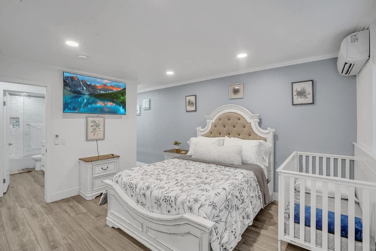 3bed 3bath Blocks To The And Bay In Pb * San Diego