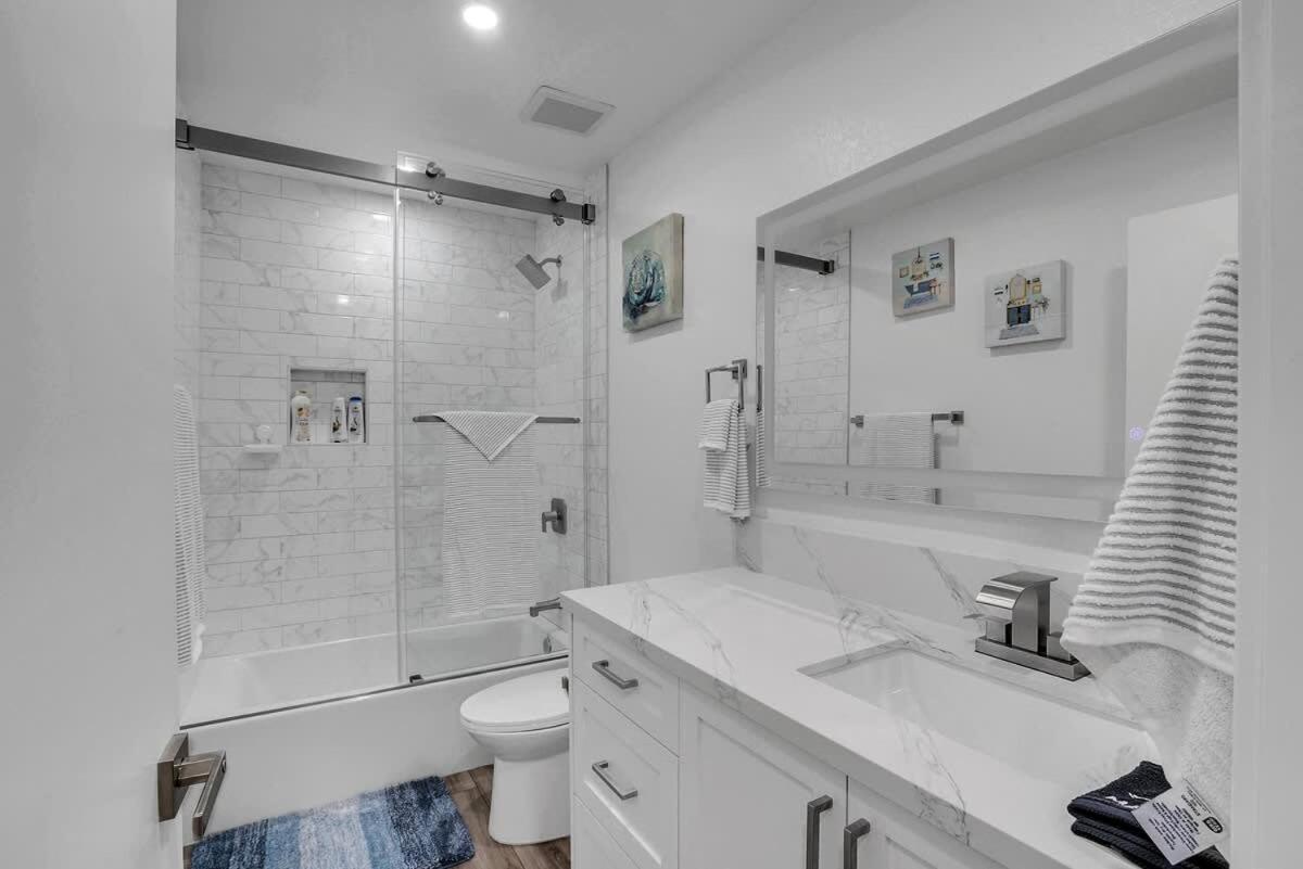 3bed 3bath Blocks To The And Bay In Pb