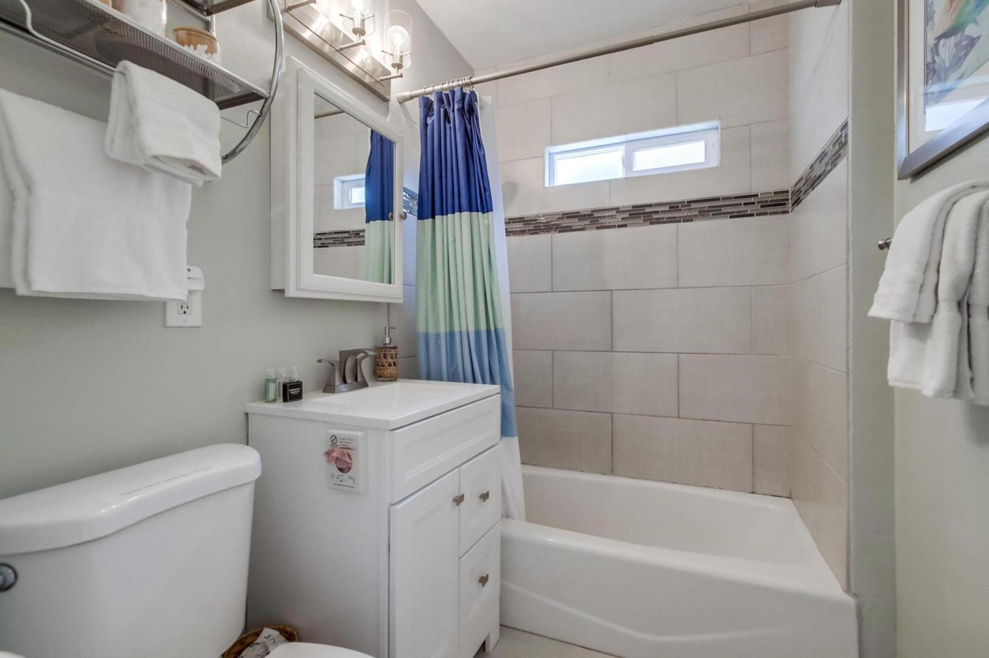 Tidal Wave 1 Brand New Listing! Holiday home