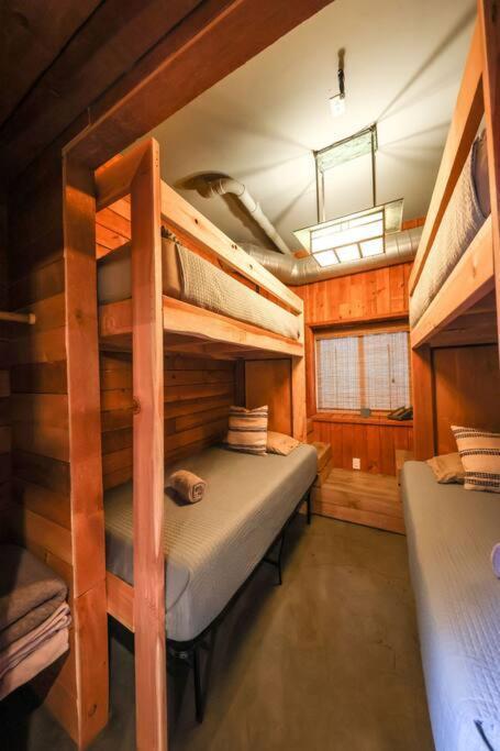 Bamboo Loft 6br, 24 Guests Holiday home San Diego