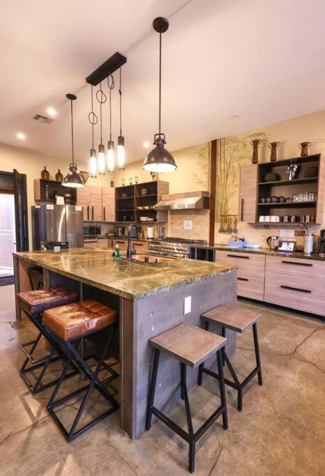 Bamboo Loft 6br, 24 Guests